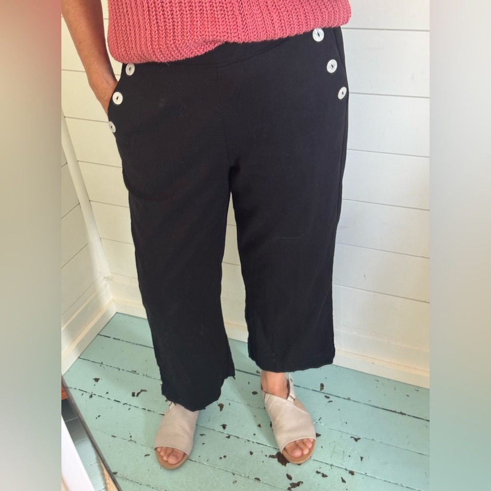 Joie Size M Linen Blend Unstructured Capri Pants Abalone Style Button Black flaw